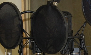 парк микрофонов в студии звукозаписи